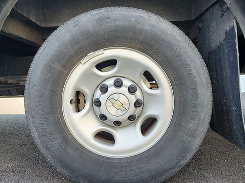Used 2022 Chevrolet Express 3500 w/ Power Convenience Package RWD image 9