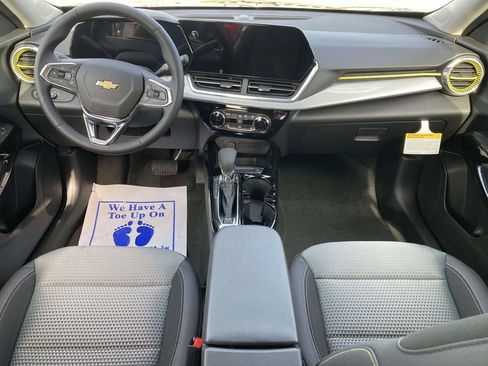 New 2026 Chevrolet Trax LT w/ Driver Confidence Package FWD image 12