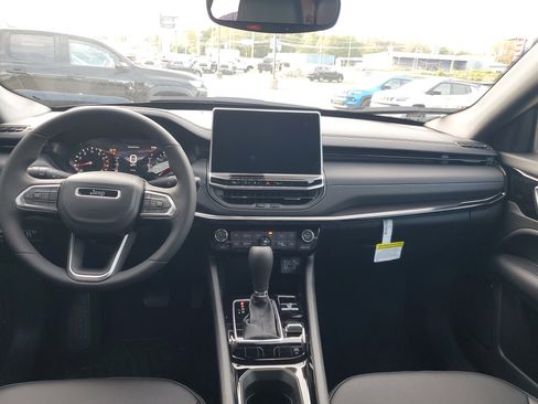New 2026 Jeep Compass Limited image 24