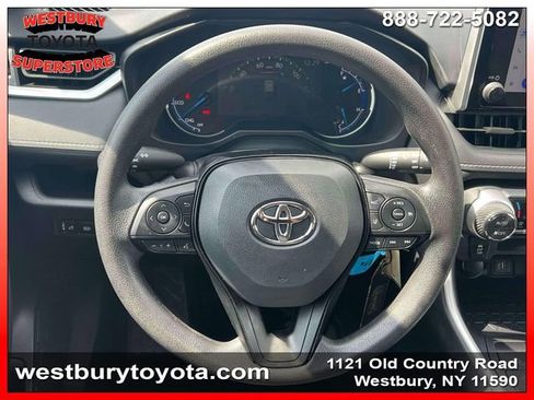 Used 2025 Toyota RAV4 LE image 17