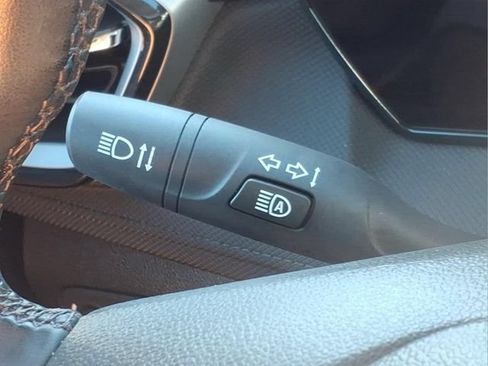 Used 2025 Chevrolet TrailBlazer LT w/ Convenience Package FWD image 26