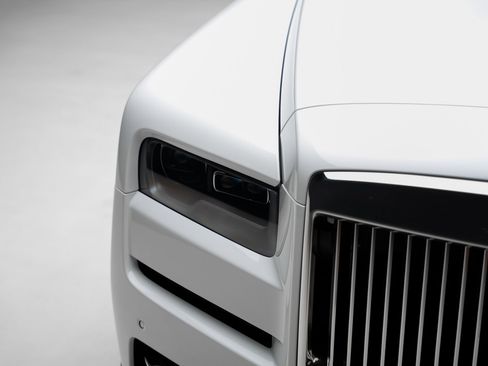 Used 2024 Rolls-Royce Cullinan w/ Cullinan Package AWD/4WD image 13