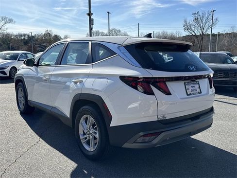 Certified 2025 Hyundai Tucson SE image 7