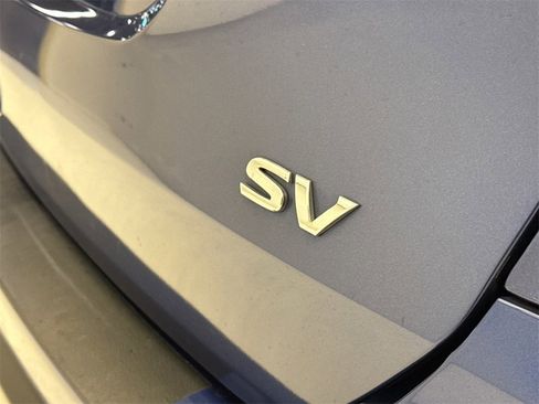 Used 2017 Nissan Rogue SV image 11