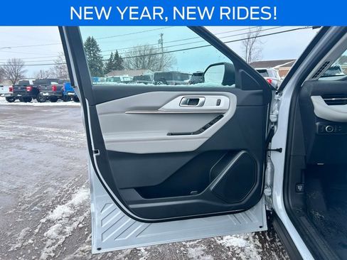 New 2026 Ford Explorer Active w/ Active Comfort Package image 11