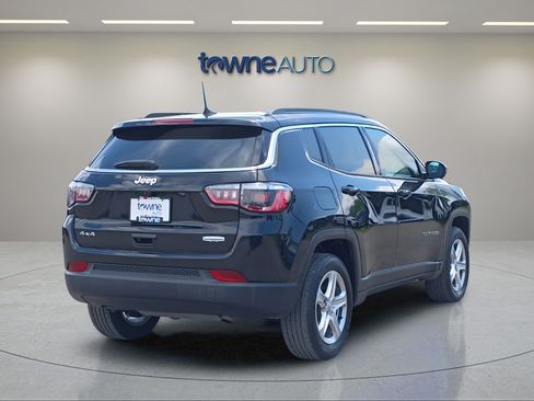 Used 2023 Jeep Compass Latitude AWD/4WD image 7