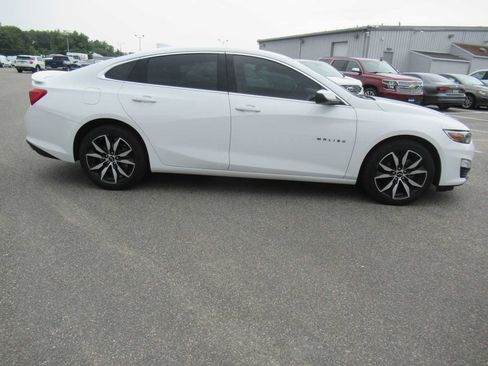 Used 2024 Chevrolet Malibu RS FWD image 4