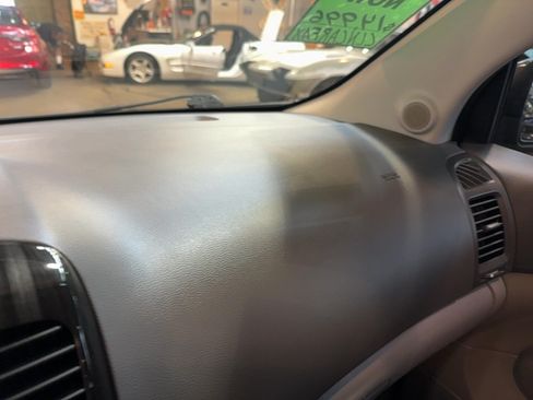 Used 2012 Kia Sedona EX FWD image 48