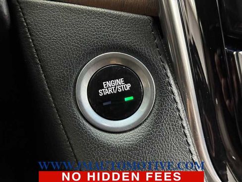 Used 2019 Cadillac Escalade ESV Luxury AWD/4WD image 47