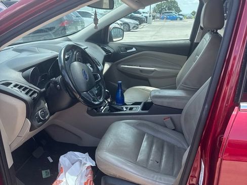 Used 2017 Ford Escape Titanium FWD image 6