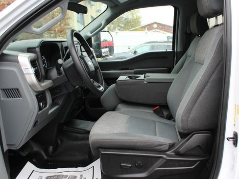 Used 2024 Ford F350 XLT w/ FX4 Off-Road Package image 19