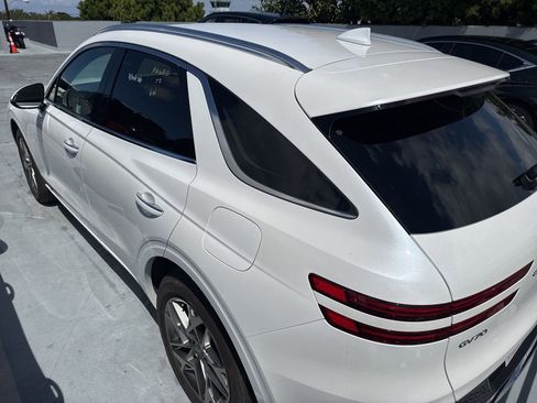 Used 2025 Genesis GV70 2.5T image 6