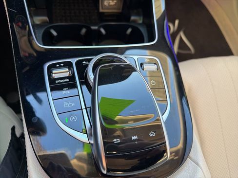 Used 2017 Mercedes-Benz E 300 4MATIC image 24