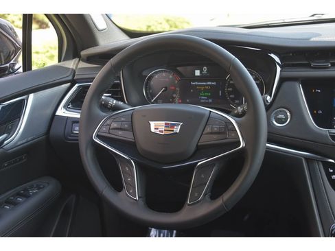 New 2025 Cadillac XT5 Premium Luxury w/ LPO, Floor Liner Package AWD/4WD image 17