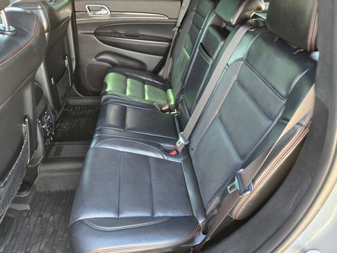 Used 2020 Jeep Grand Cherokee Trailhawk w/ Trailhawk Luxury Group AWD/4WD image 13