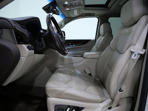 Used 2017 Cadillac Escalade Luxury image 12