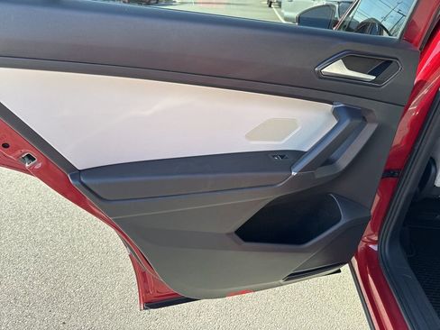 Used 2018 Volkswagen Tiguan SEL image 44