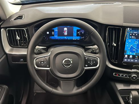 Used 2024 Volvo XC60 B5 Core w/ Climate Package AWD/4WD image 12