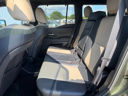 Used 2024 Lexus GX 550 AWD/4WD image 21