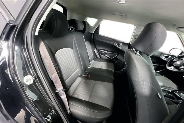 Used 2020 Kia Soul S FWD image 28