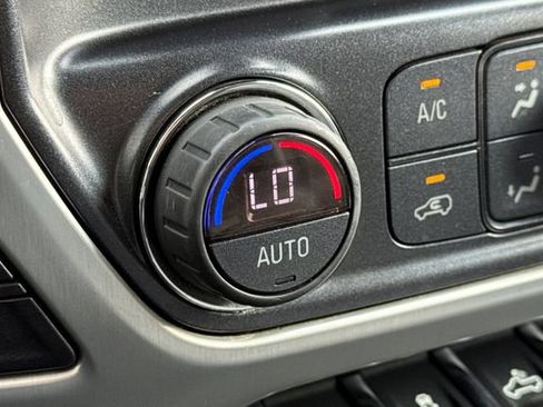 Used 2018 GMC Sierra 1500 SLT AWD/4WD image 29