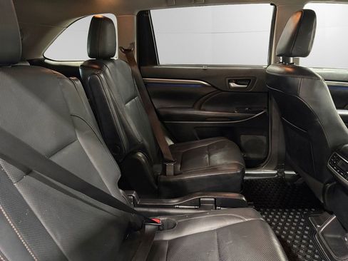 Used 2018 Toyota Highlander Limited image 17