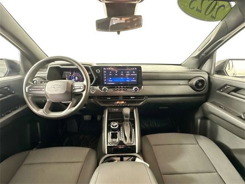 Used 2023 Chevrolet Colorado Trail Boss w/ Technology Package image 3