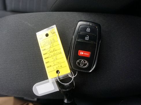 Used 2024 Toyota Corolla Cross AWD Hybrid image 32