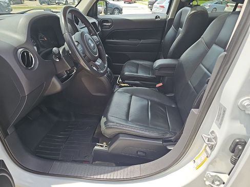 Used 2017 Jeep Patriot High Altitude FWD image 15