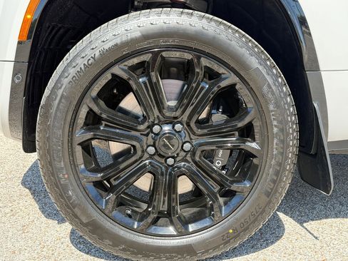 New 2026 Land Rover Defender 110 OCTA image 11