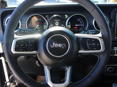 Used 2023 Jeep Wrangler Unlimited Sahara image 14