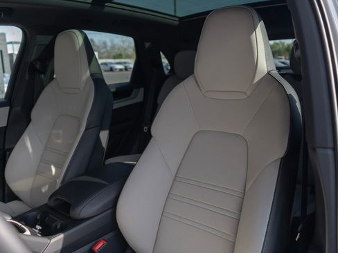 New 2026 Porsche Cayenne E-Hybrid image 4