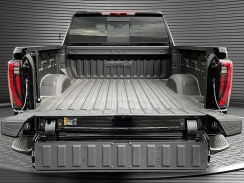 Used 2024 GMC Sierra 2500 AT4 w/ AT4 Preferred Package AWD/4WD image 7