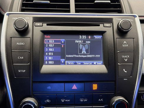 Used 2017 Toyota Camry SE image 9