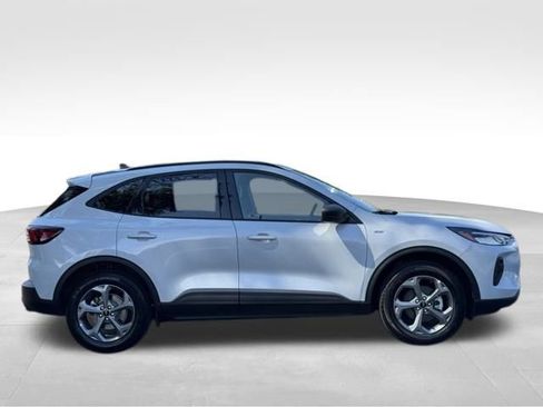 Used 2025 Ford Escape ST-Line image 2