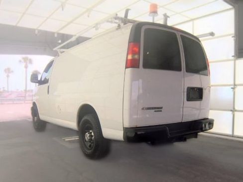 Used 2012 Chevrolet Express 2500 RWD image 3