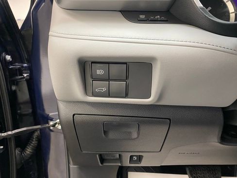 Used 2022 Toyota Highlander XLE image 21