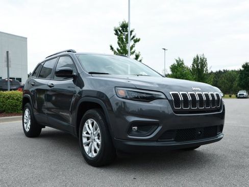 Used 2022 Jeep Cherokee Latitude Lux w/ Mopar Interior Package AWD/4WD image 3