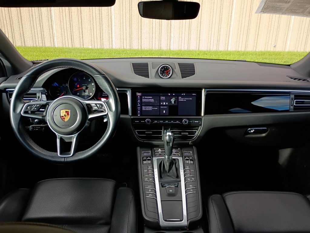 Certified 2021 Porsche Macan AWD/4WD image 12