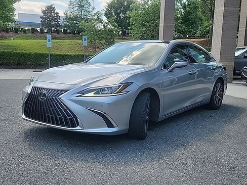 Used 2023 Lexus ES 350 w/ Premium Package FWD image 4