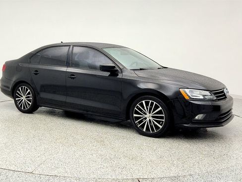 Used 2016 Volkswagen Jetta Sport w/ Lighting Package image 3