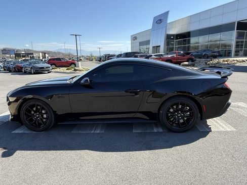 Used 2025 Ford Mustang GT Premium image 5