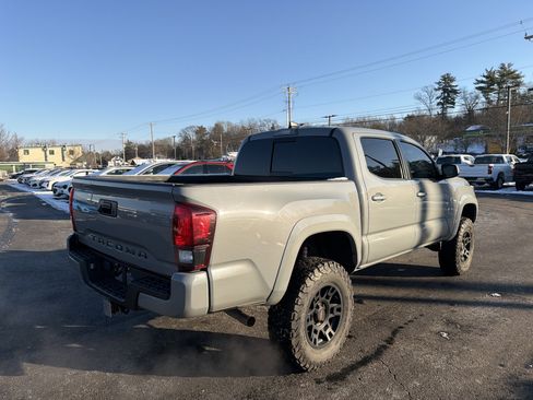 Used 2020 Toyota Tacoma SR5 image 6
