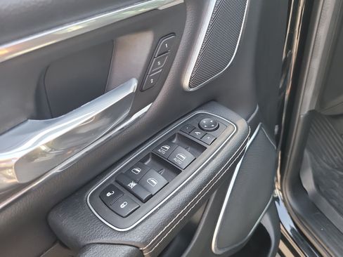 Used 2023 RAM 1500 Laramie AWD/4WD image 17