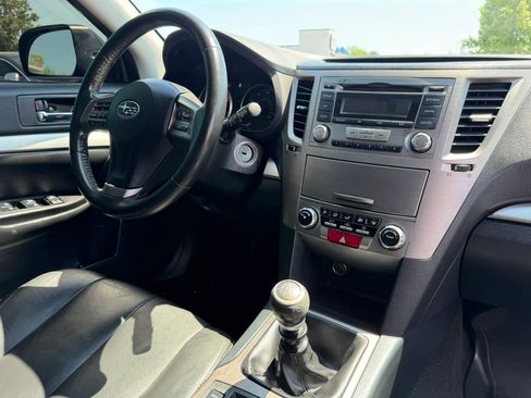 Used 2013 Subaru Outback 2.5i Premium AWD/4WD image 24