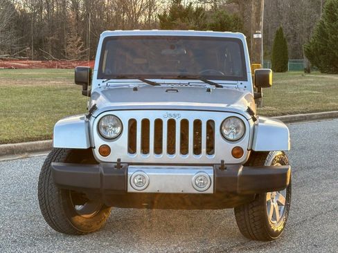 Used 2012 Jeep Wrangler Unlimited Sahara w/ Dual Top Group image 5