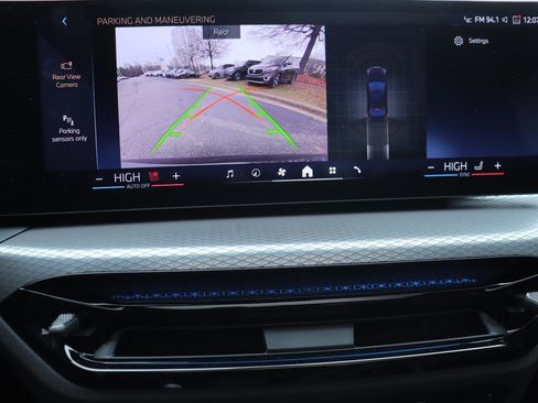 Used 2026 BMW 330i Sedan w/ M Sport Package image 35