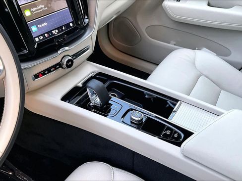 Certified 2024 Volvo XC60 B5 Core w/ Climate Package image 16