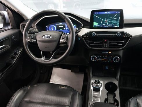 Used 2022 Ford Escape SEL w/ Technology Package image 11