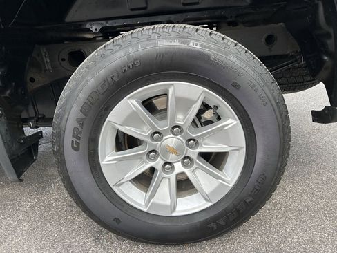 Used 2025 Chevrolet Silverado 1500 LT AWD/4WD image 35